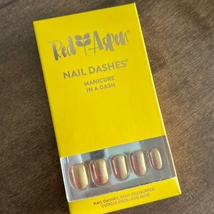 Red Aspen Nail Dashes